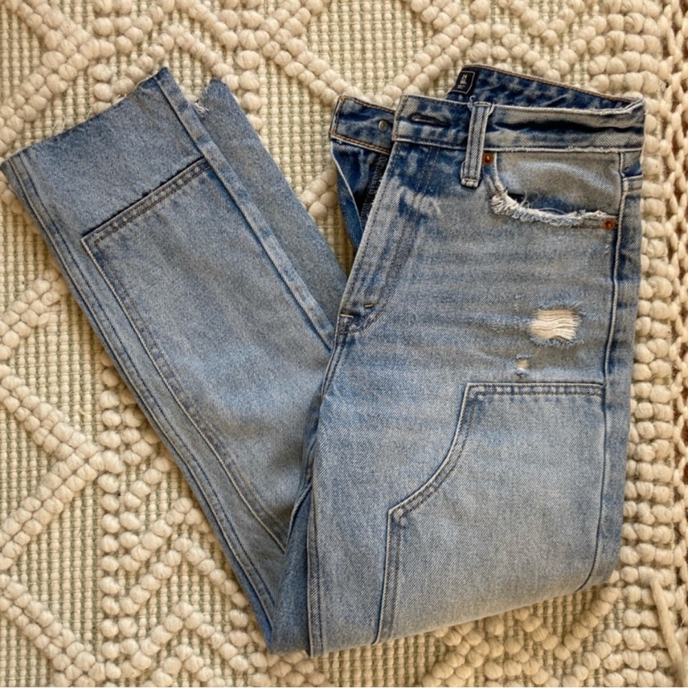 ABERCROMBIE & FITCH Annie High Rise Front Patch 24